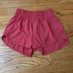 Lulu lemon Hotty hot low rise 4” shorts